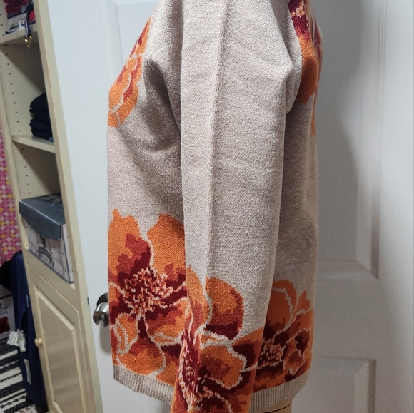 Sweater - Picture 2 of 5